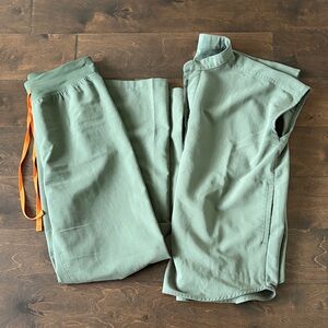 Figs Scrub Set